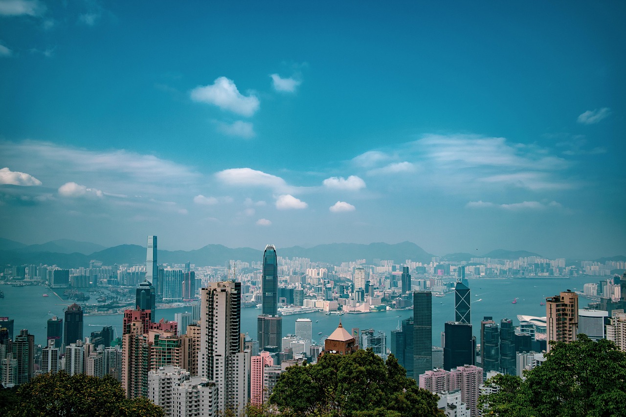 2025澳门和香港门和香港正版免费本,全面释义、专家解析解释与落实与警惕虚假宣传