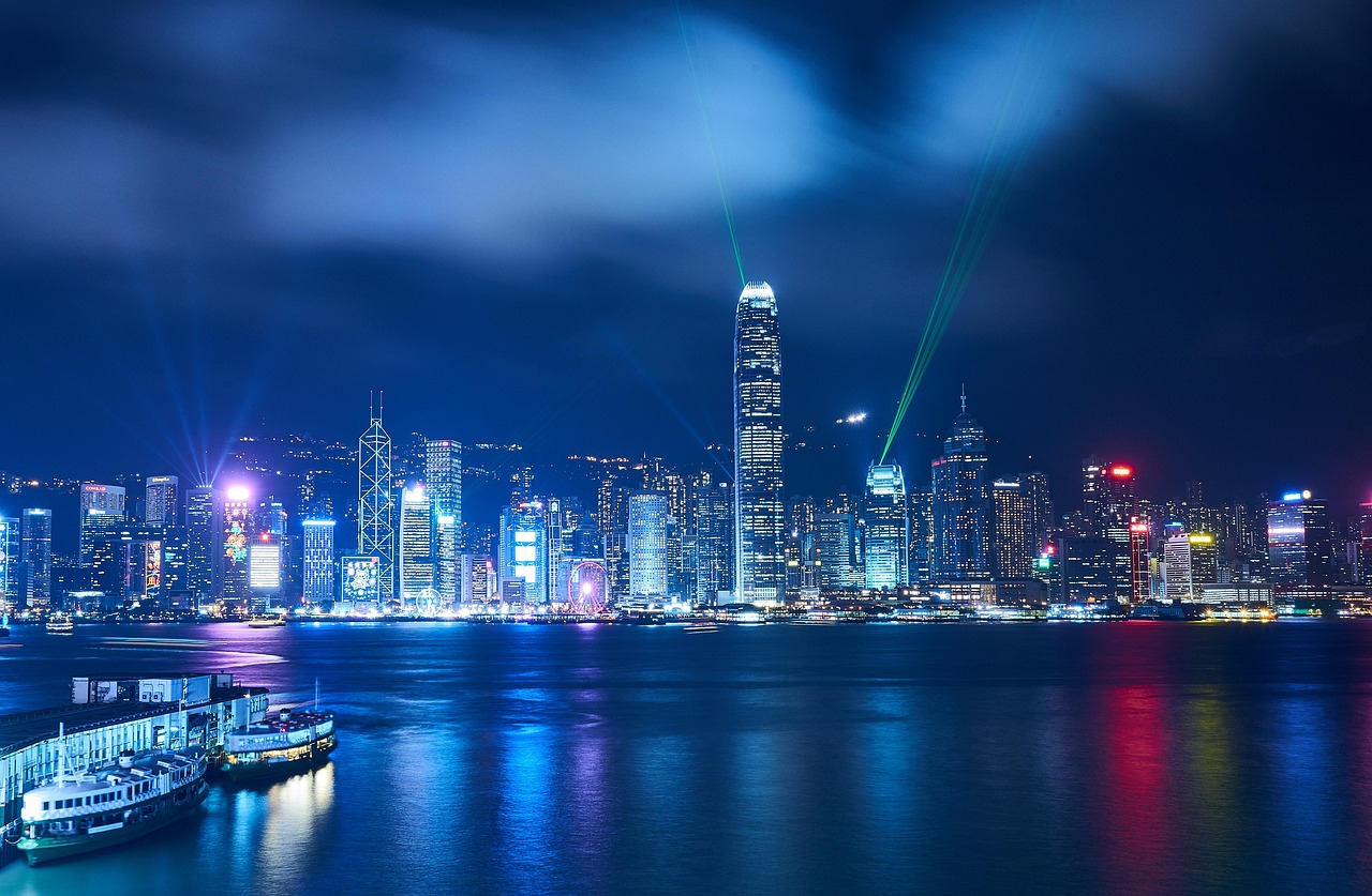 2025新澳门跟香港正版新澳免费资本或2025新澳门或香港正版新澳免费资本与全面释义、解释与落实与警惕虚假宣传
