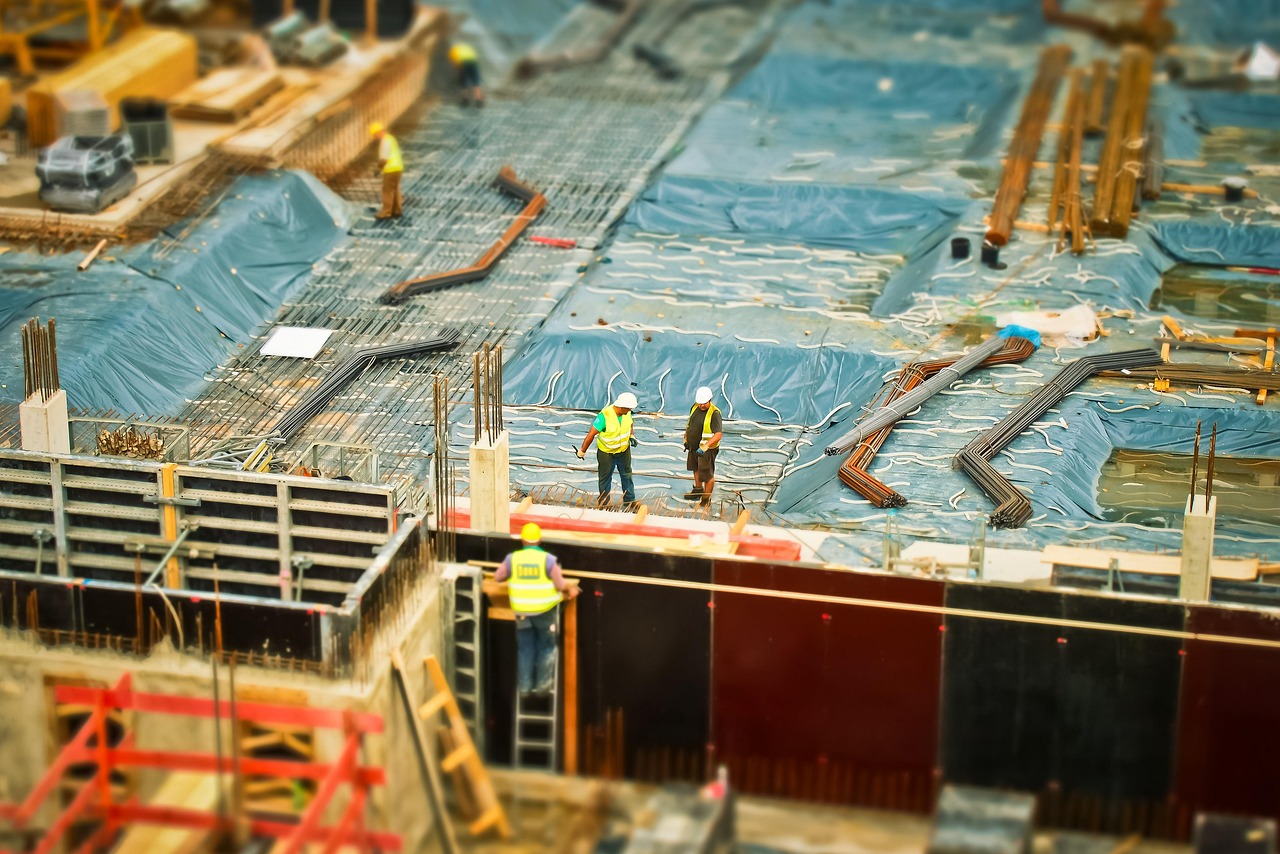新奥跟香港正版免费料大全或2025新澳门跟香港正版新澳免费资本,全面释义、解释与落实与虚假宣传-全面释义、解释与落实